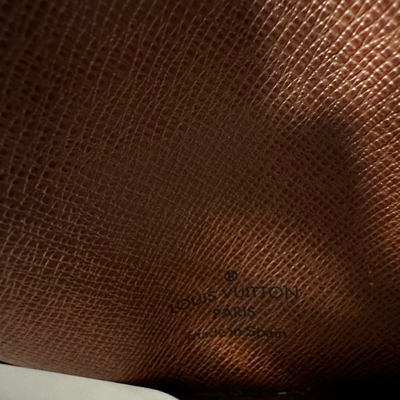 Louis Vuitton LV Monogram Porto 2 Cult Vertical Regular Pass Case - Picture 9 of 10